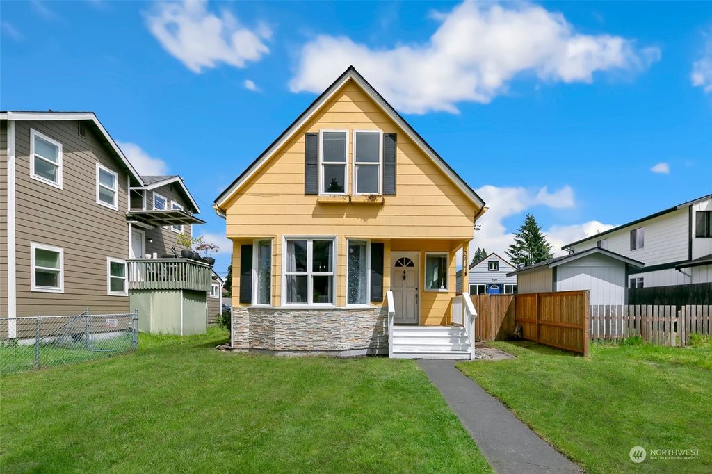 Photo of 3417 Wetmore Avenue, Everett, WA 98201 (MLS # 2244890)