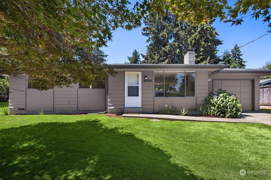Photo of 2525 Edmonds Avenue NE, Renton, WA 98056 (MLS # 2263325)