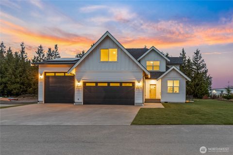 Photo of 6917 Red Ridge Drive, Lynden, WA 98264 (MLS # 2449615)