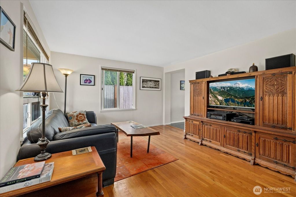 Photo of 347 NW 52nd Street, Seattle, WA 98107 (MLS # 2480082)