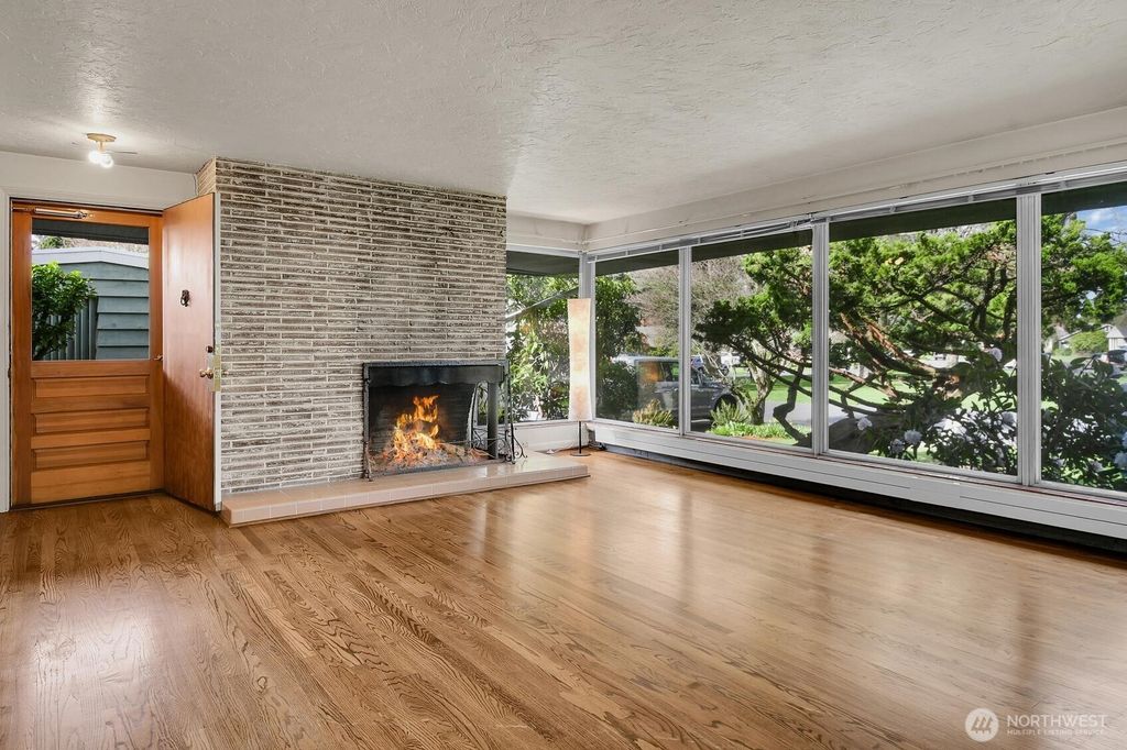 Photo of 4719 NE Park Place, Seattle, WA 98115 (MLS # 2498699)