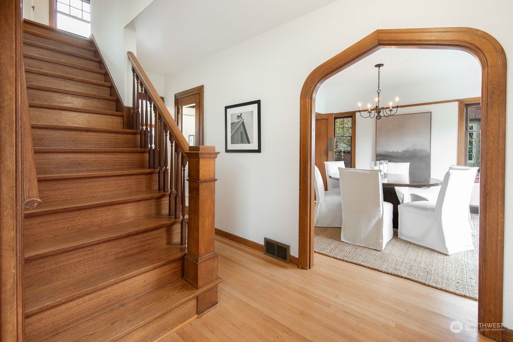 Photo of 6856 17th Avenue NE, Seattle, WA 98115 (MLS # 2215698)