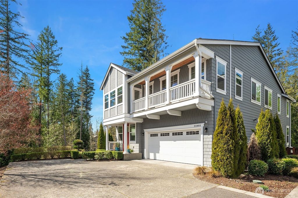 Photo of 23908 NE 15th Way, Sammamish, WA 98074 (MLS # 2504437)