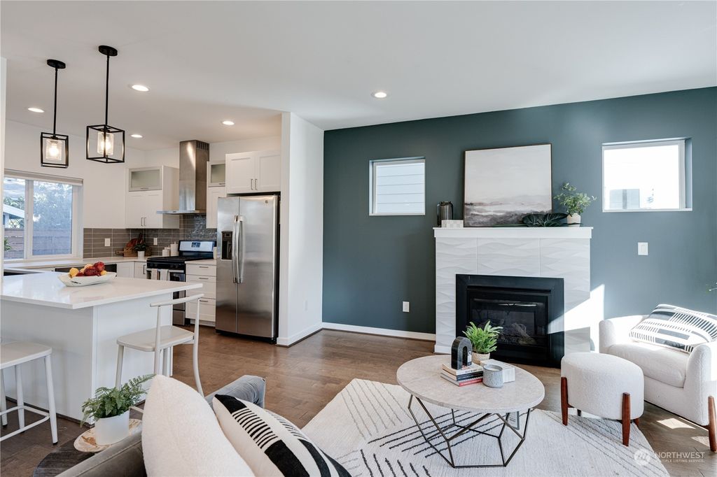 Photo of 2752 SW Holden St St, Seattle, WA 98126 (MLS # 2200733)