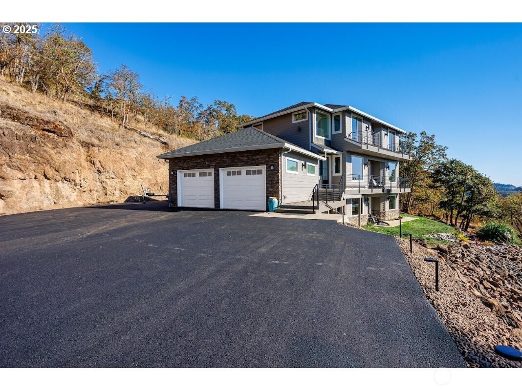 4300 OLD PACIFIC Highway S