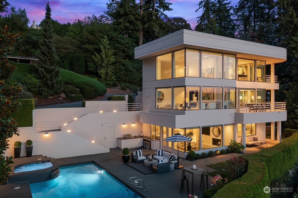 Photo of 7329 NE 18th Street, Medina, WA 98039 (MLS # 2159753)