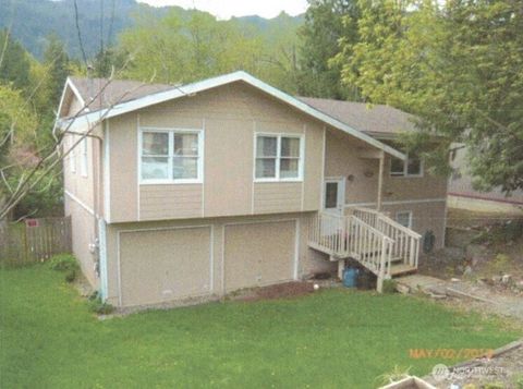 Photo of 533 Reedway Way, Sedro Woolley, WA 98284 (MLS # 2522795)