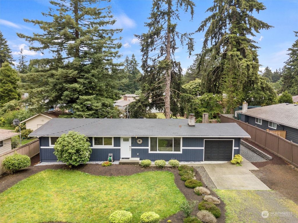Photo of 804 Maplewood Avenue, Kent, WA 98030 (MLS # 2249785)