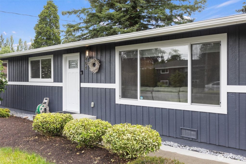 Photo of 804 Maplewood Avenue, Kent, WA 98030 (MLS # 2249785)