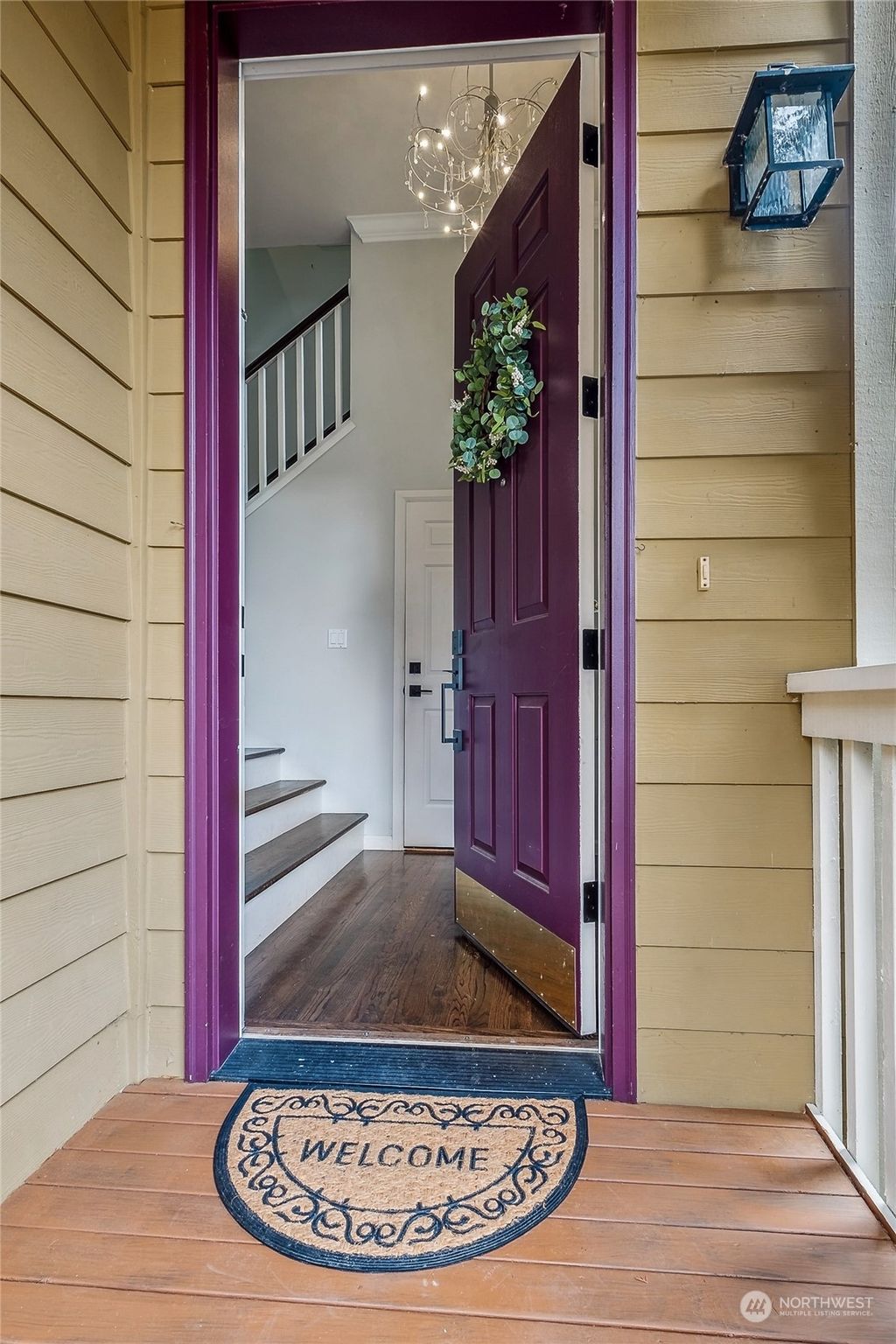 Photo of 101 Sunset Court NW, Issaquah, WA 98027 (MLS # 2231944)