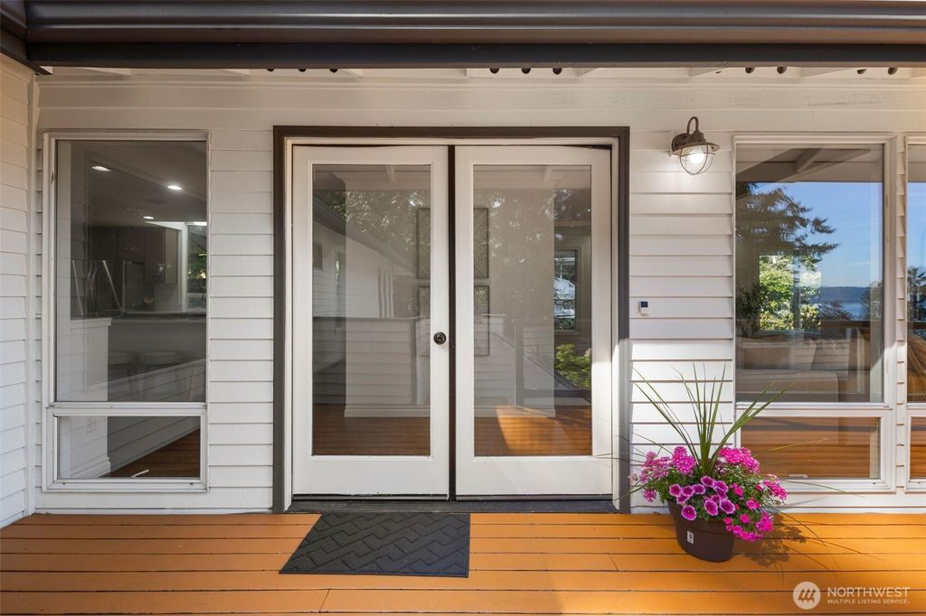 Photo of 16939 SE 39th Street, Bellevue, WA 98008 (MLS # 2388476)