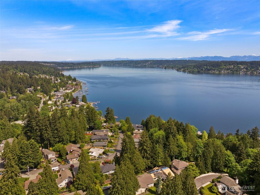 Photo of 16939 SE 39th Street, Bellevue, WA 98008 (MLS # 2388476)