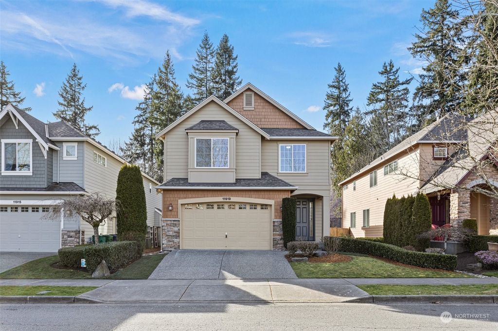 Photo of 11919 178th PL NE Pl, Redmond, WA 98052 (MLS # 2210998)