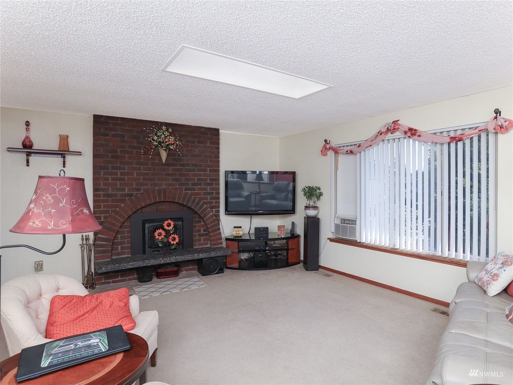 Photo of 6111 99th Street NE, Marysville, WA 98270 (MLS # 1974762)