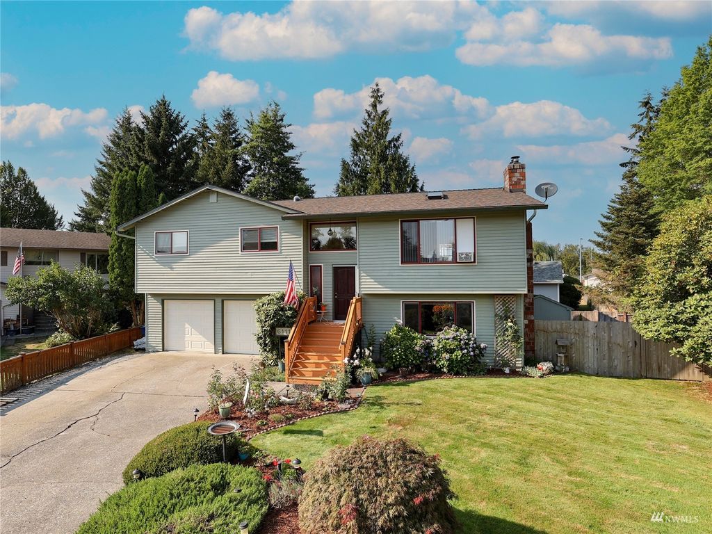 Photo of 6111 99th Street NE, Marysville, WA 98270 (MLS # 1974762)