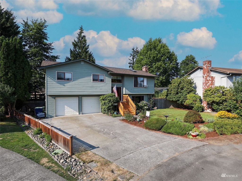 Photo of 6111 99th Street NE, Marysville, WA 98270 (MLS # 1974762)