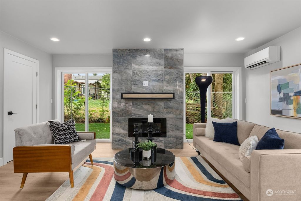 Photo of 6732 18th Avenue SW, Seattle, WA 98106 (MLS # 2269182)