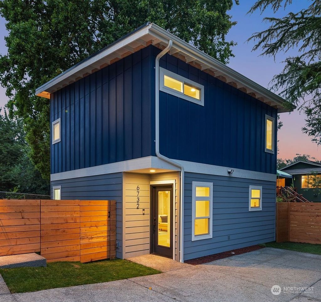 Photo of 6732 18th Avenue SW, Seattle, WA 98106 (MLS # 2269182)