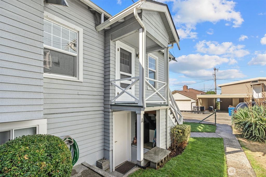 Photo of 2306 Bonair Place SW, Seattle, WA 98116 (MLS # 2438019)