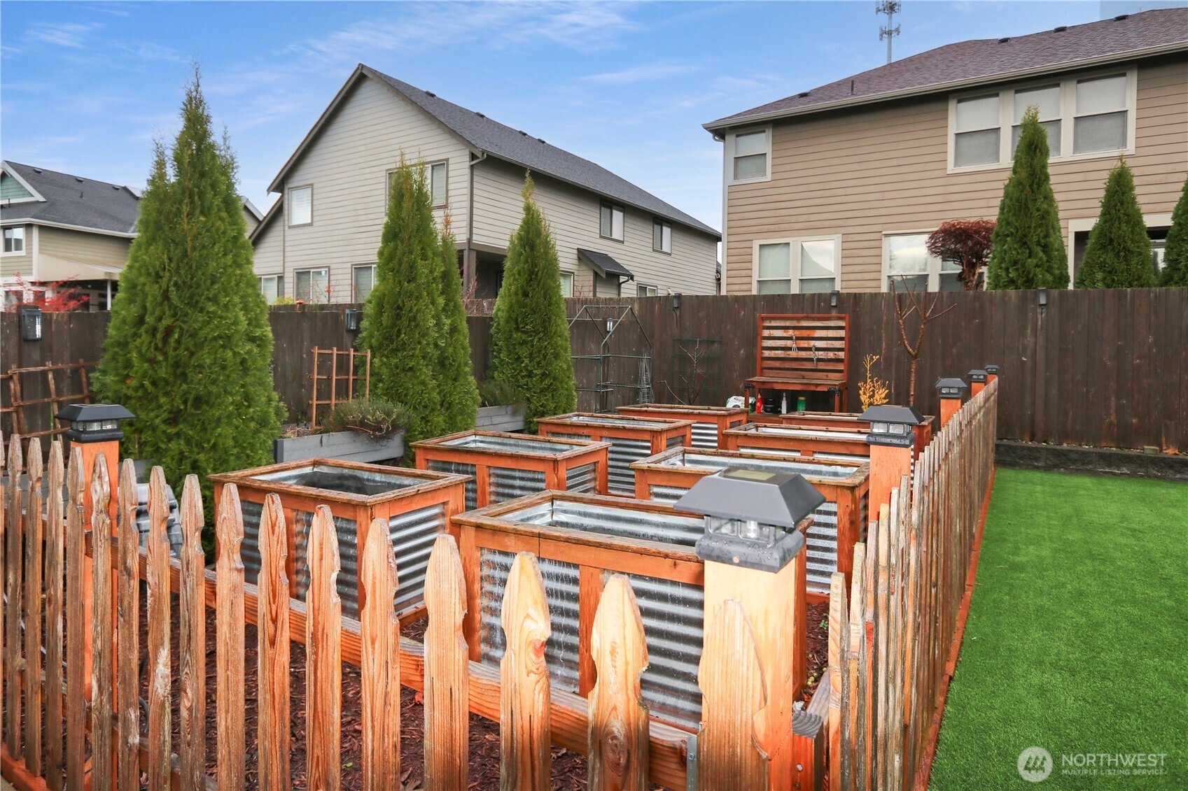 1664 Ridgeview Loop SE