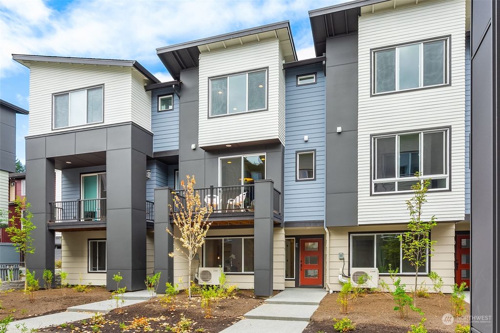 Photo of 616 237th Place SE #E, Bothell, WA 98021 (MLS # 2161946)