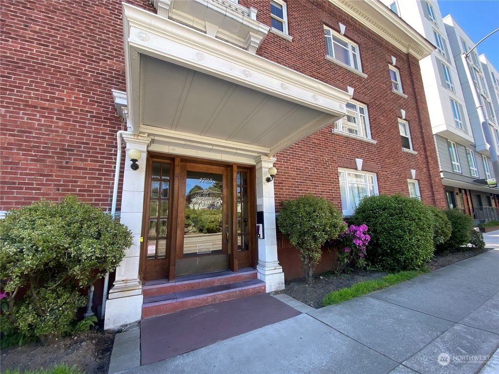 Photo of 4725 15th Avenue NE #26, Seattle, WA 98105 (MLS # 2236515)