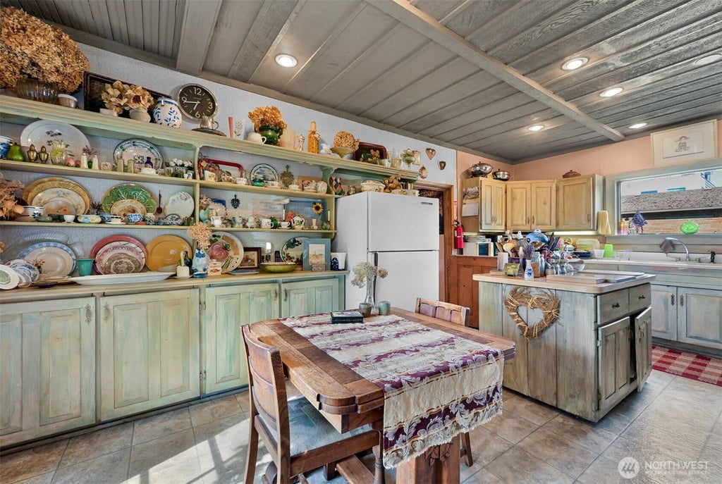 Photo of 869 Harrison Avenue, Blaine, WA 98230 (MLS # 2581059)