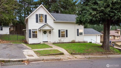 Photo of 2405 Sunrise Street, Kelso, WA 98626 (MLS # 2478522)