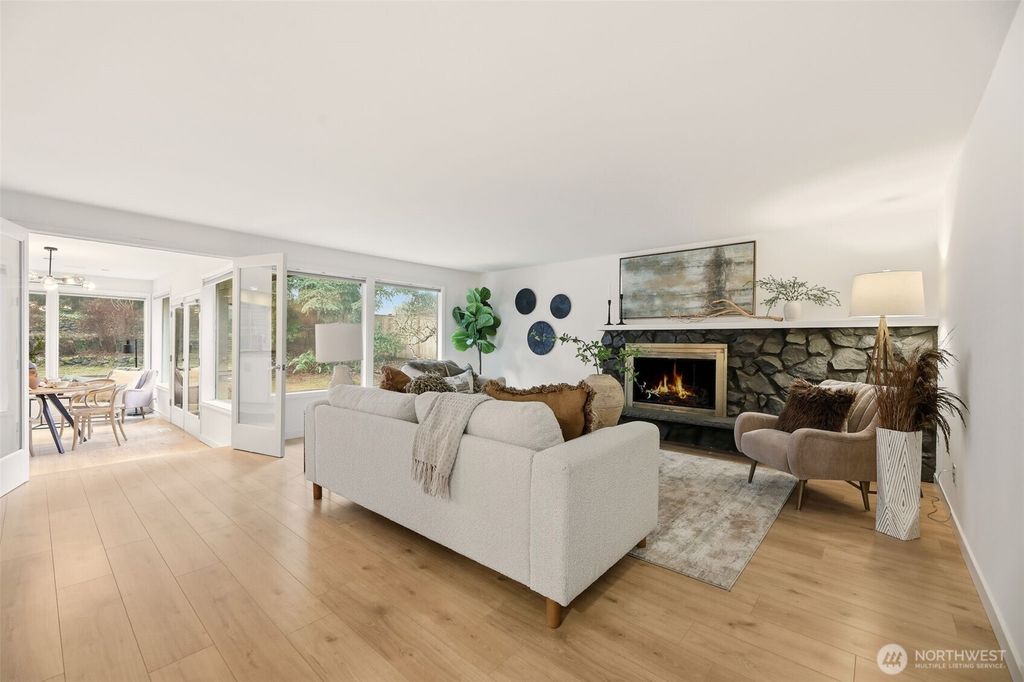 Photo of 12615 SE 27th Street, Bellevue, WA 98005 (MLS # 2464832)