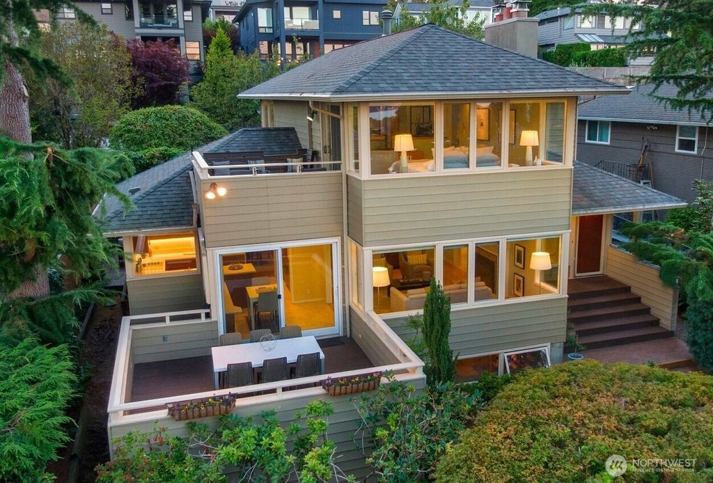 Photo of 6845 52nd Avenue NE, Seattle, WA 98115 (MLS # 2422730)