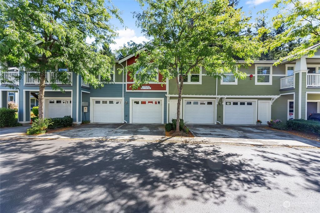 Photo of 10620 221st Lane NE #202, Redmond, WA 98053 (MLS # 2268350)