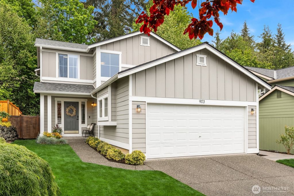 Photo of 903 176th Place SW, Lynnwood, WA 98037 (MLS # 2374070)