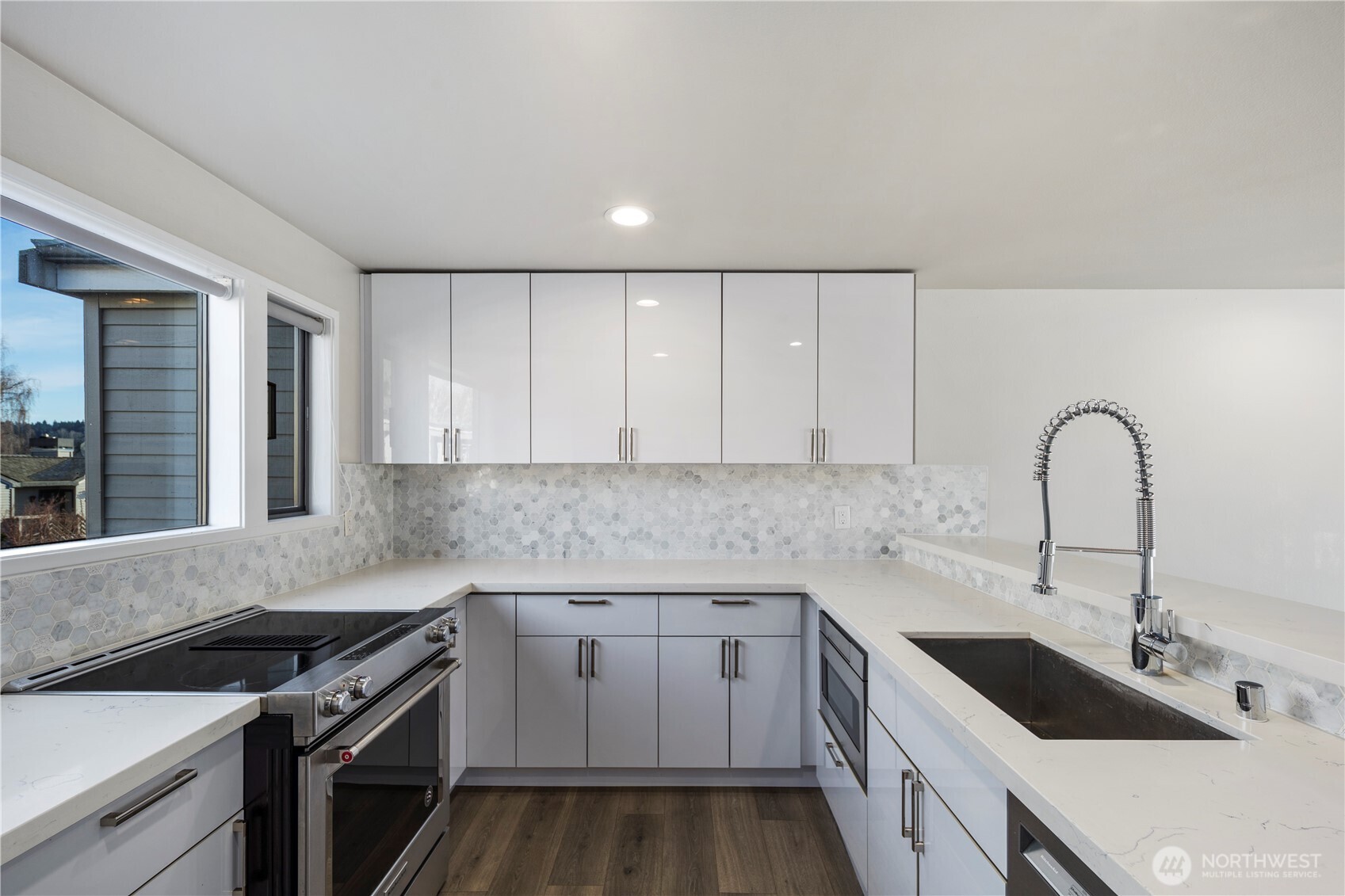 6121 NE 175th Street A402