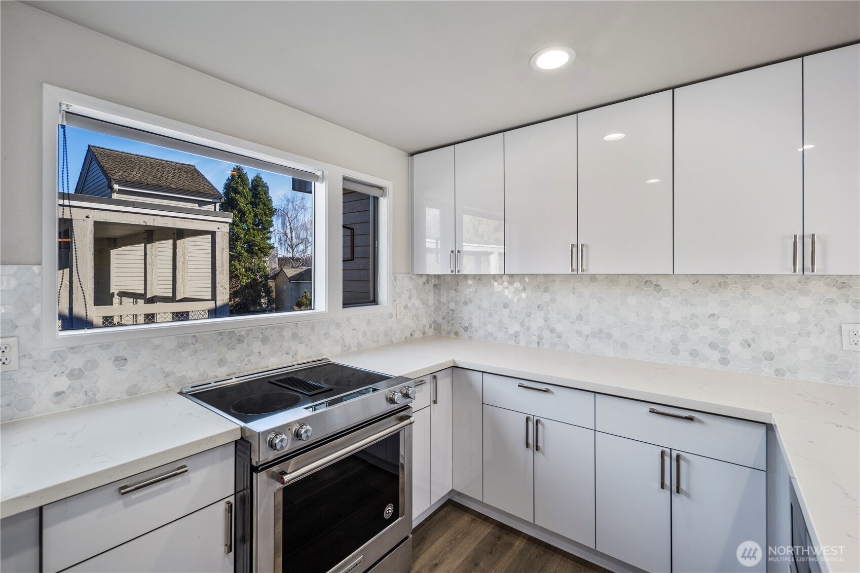 6121 NE 175th Street A402