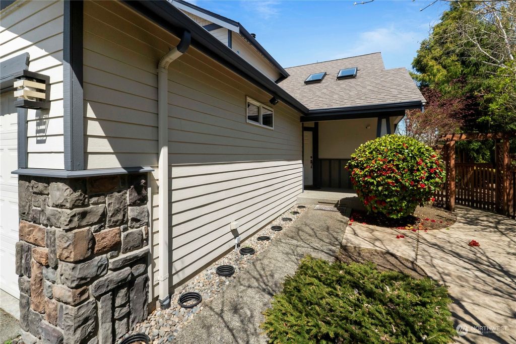 Photo of 11684 SE 308th Place, Auburn, WA 98092 (MLS # 2063037)