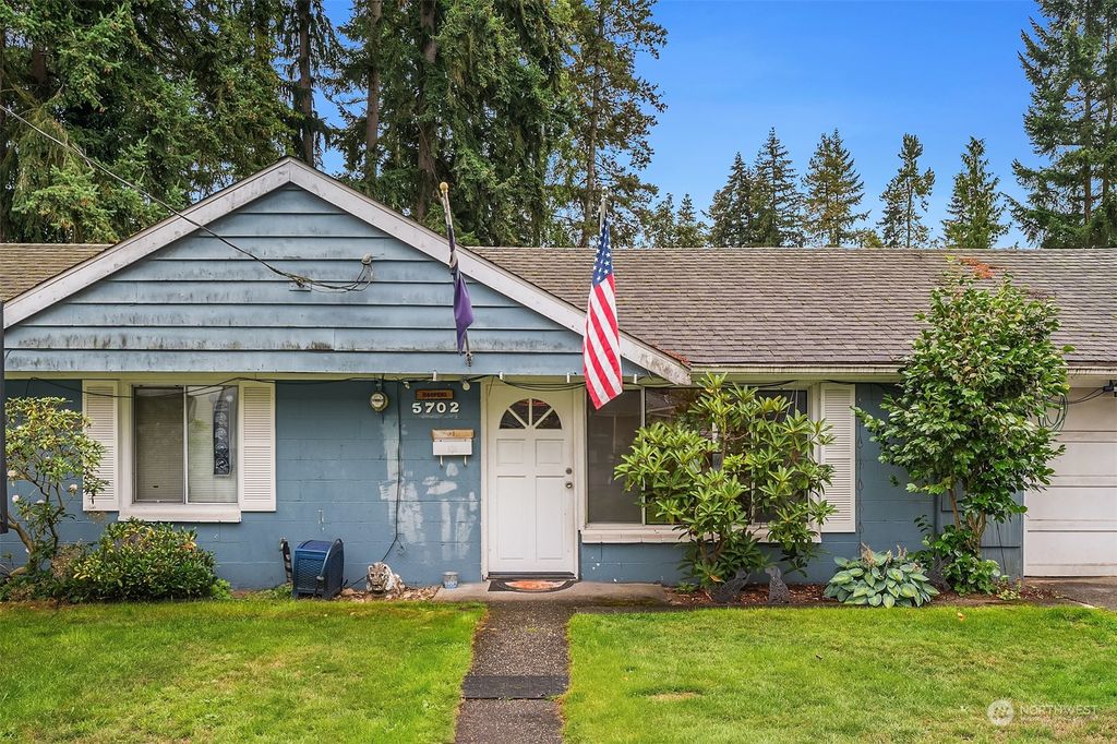 Photo of 5702 235th Street SW, Mountlake Terrace, WA 98043 (MLS # 2294195)