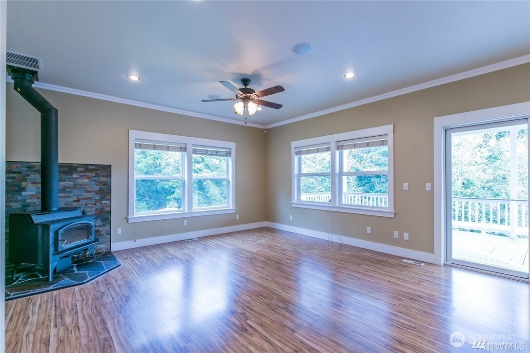 16619 249th Street E