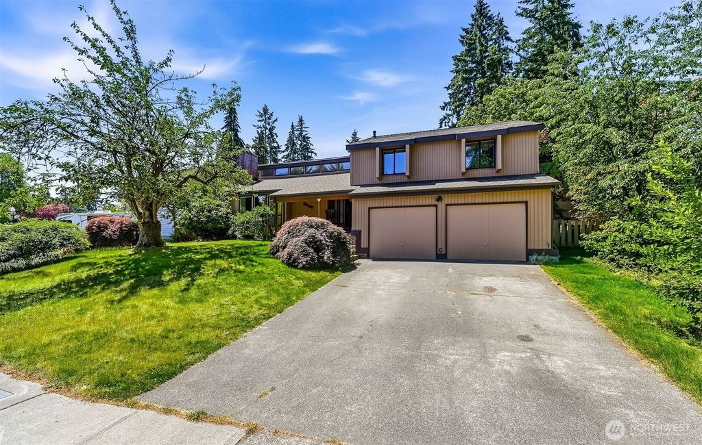 Photo of 32105 2nd Avenue SW, Federal Way, WA 98023 (MLS # 2545200)