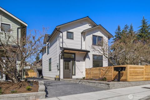 Photo of 524 NE 89th Street #A, Seattle, WA 98115 (MLS # 2499252)