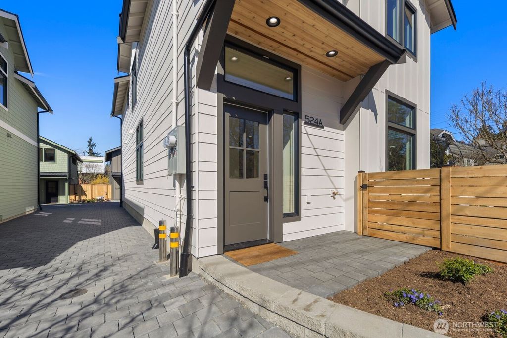 Photo of 524 NE 89th Street #A, Seattle, WA 98115 (MLS # 2499252)