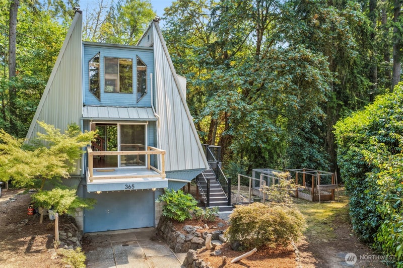 365 NW Brookwood Lane