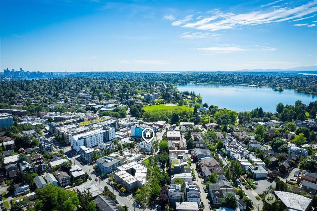 Photo of 423 NE Maple Leaf Place, Seattle, WA 98115 (MLS # 2251748)