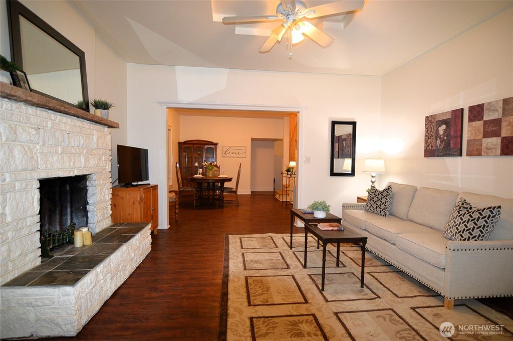 Photo of 1308 N Pearl Street, Centralia, WA 98531 (MLS # 2472104)