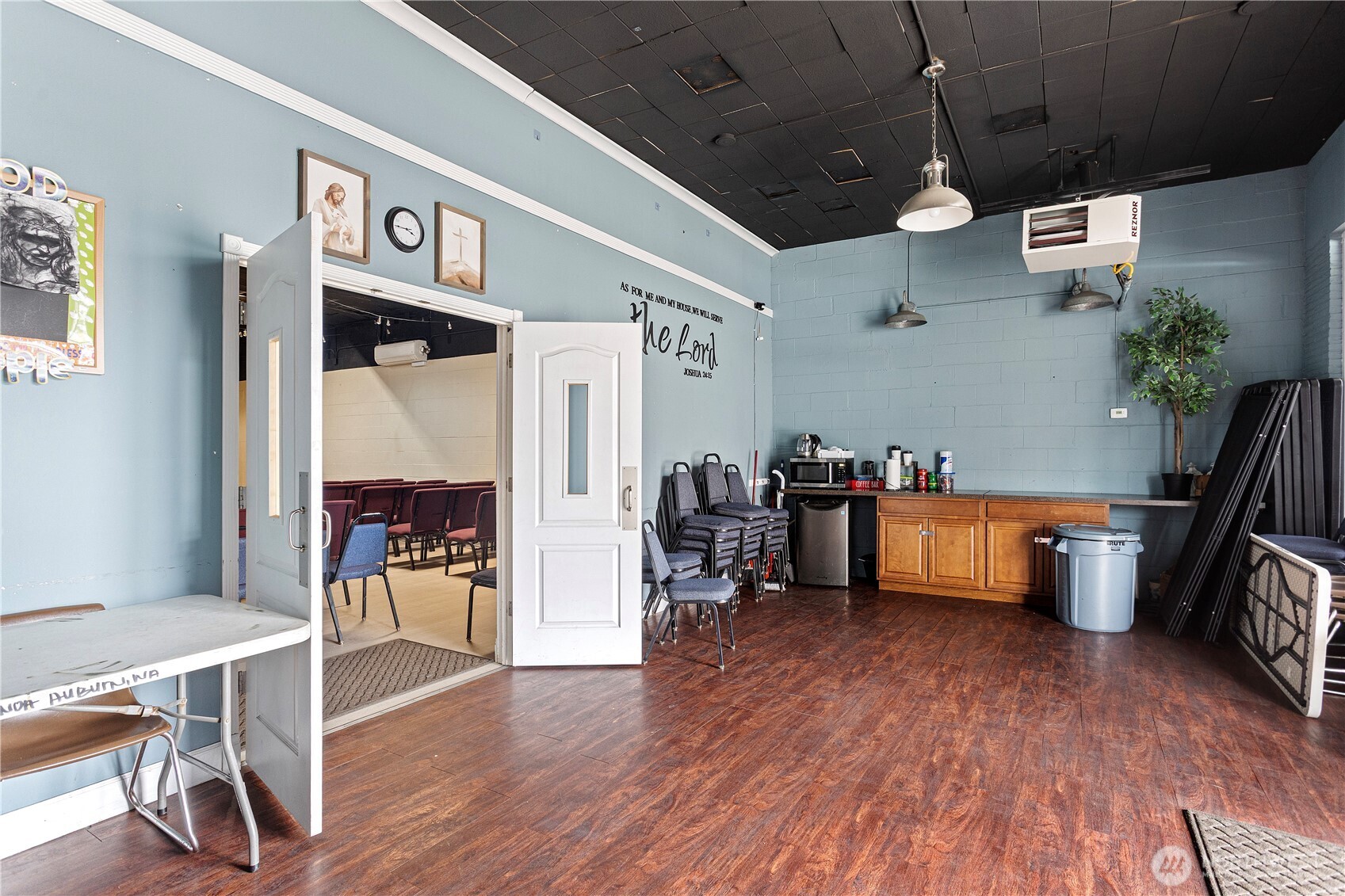 325 E Main Street