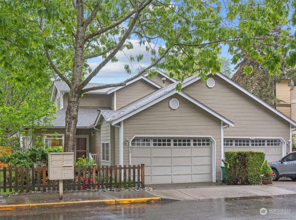 Photo of 850 5th Avenue NW, Issaquah, WA 98027 (MLS # 2241031)