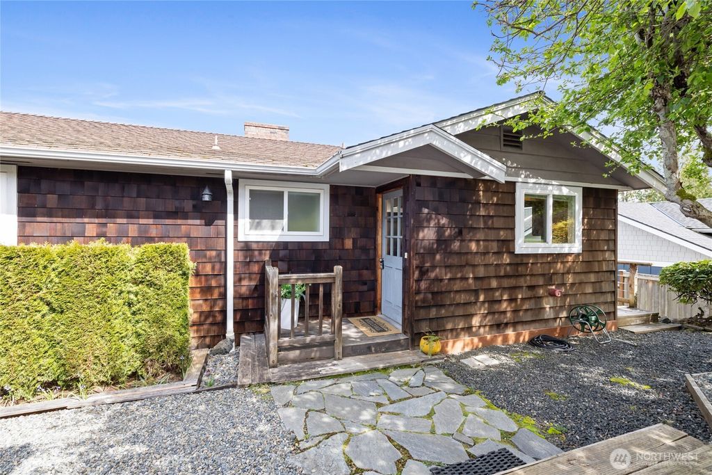 Photo of 209 Bella Bella Drive, Fox Island, WA 98333 (MLS # 2504000)