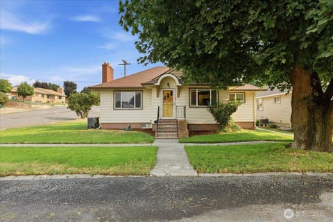 Photo of 15 NW Cole AVE, Wilbur, WA 99185 (MLS # 2564391)
