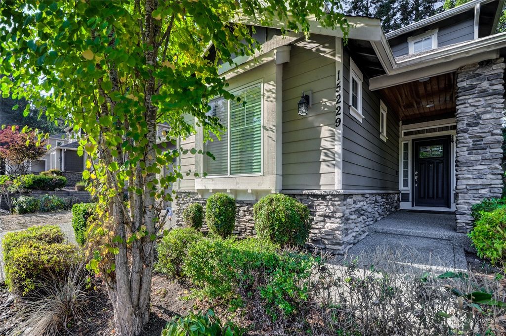 Photo of 15229 12th Avenue NE, Shoreline, WA 98155 (MLS # 2155933)