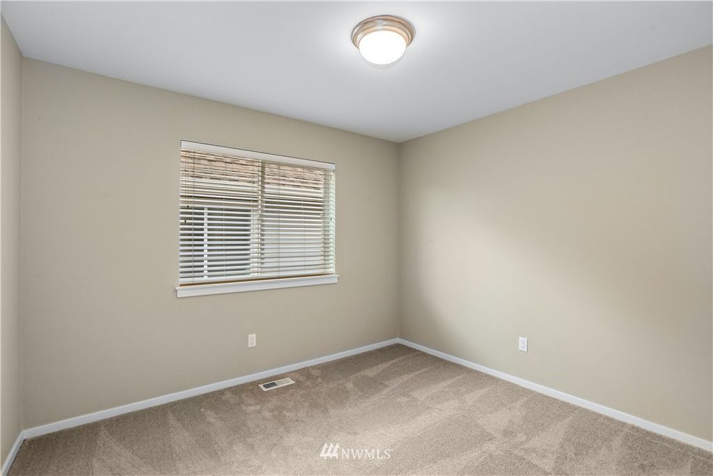 listing image 9366714185476346818