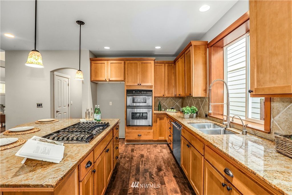 listing image 9367021760341297899